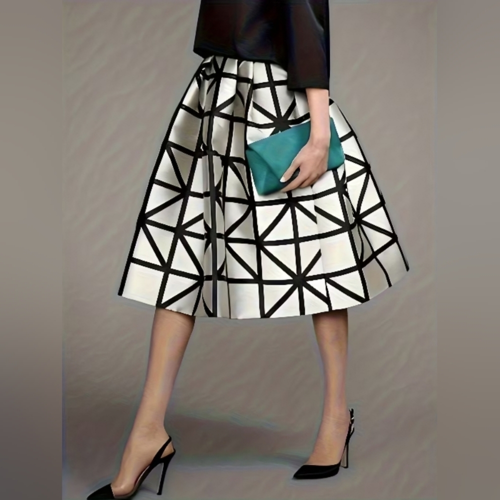 Arrived & BEAUTIFUL!! Stylish Black and White Patterned A-Line Skirt ADORABLE